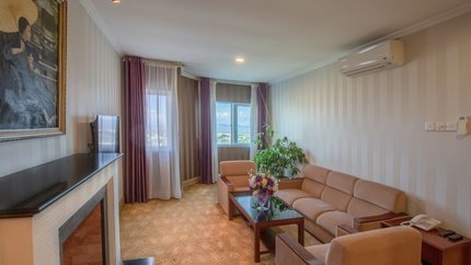 Căn phòng vô cùng rộng rãi với đầy đủ tiện nghi