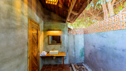 Phòng tắm bên ngoài