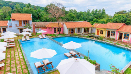 Bể bơi ngoài trời