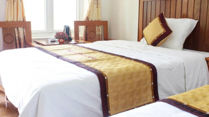 Phòng Deluxe Triple tại khách sạn Hòa Bình Đồng Hới
