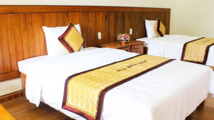 Phòng Deluxe Triple tại Hòa Bình Hotel Đồng Hới
