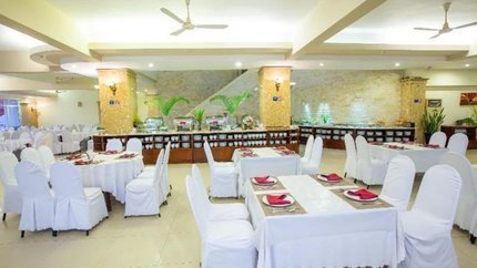 Nhà hàng với đầy đủ đa dạng ẩm thực