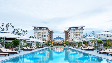 Hồ Bơi Ngoài Trời