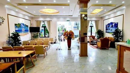 Không gian sảnh chờ rộng rãi