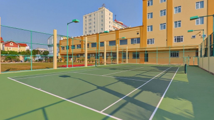 Sân Tennis tại khách sạn Hoàng Sơn Peace Ninh Bình