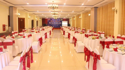 Nhà hàng tại 4* Hoàng Sơn Peace Ninh Bình