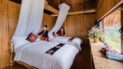 Nhà sàn riêng với tầm nhìn hướng ra núi