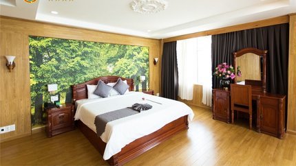 Nội thất đầy đủ, phòng có bàn làm việc