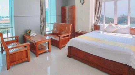 Nội thất đầy đủ, phòng có tủ đồ