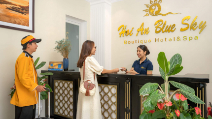 Quầy lễ tân khách sạn