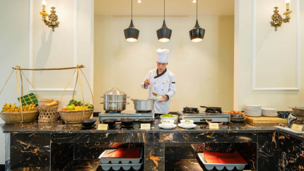 Nhà hàng tại khách sạn