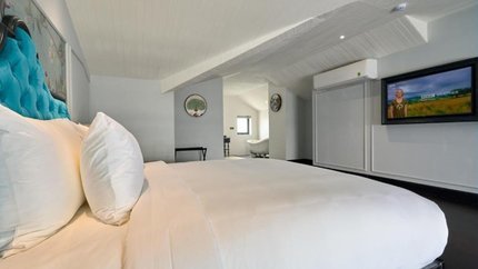 Tường được trang trí tối giản