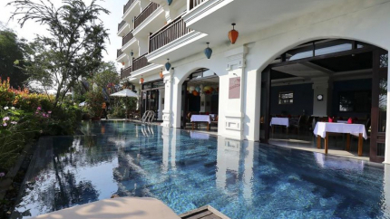 Bể bơi tại Odyssey Hội An