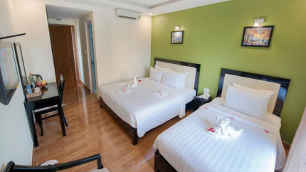 Phòng Triple with Balcony Hoi An Rose Garden 3*