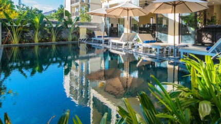 Hồ bơi ngoài trời khách sạn Hoi An Rose Garden