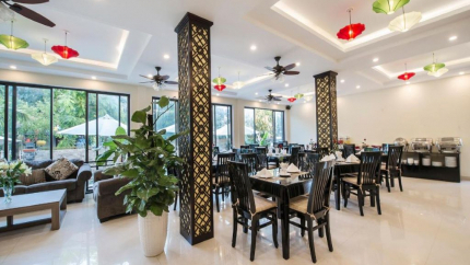 Không gian nhà hàng Hoi An Rose Garden Hotel 3*