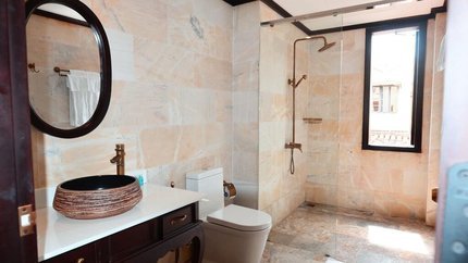 Phòng vệ sinh khéo kín, sang trọng