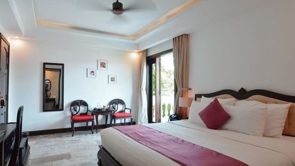 Phòng Executive view hồ bơi