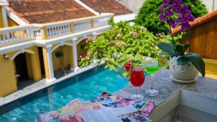 View hướng thẳng xuống hồ bơi