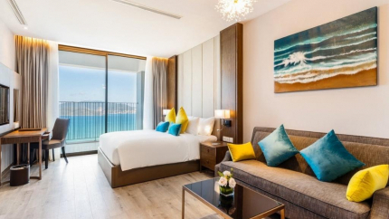 Phòng Deluxe Studio with Partial Sea View Tại Holi Panorama Hotel Nha Trang