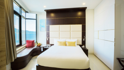 Deluxe Spa Ocean Queen