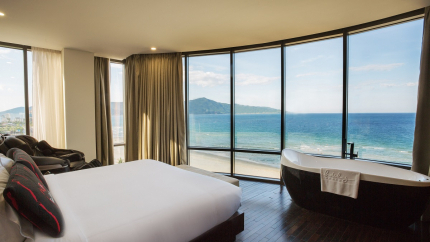 President Spa Suite Beachfront