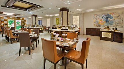 Nhà hàng bày trí gọn gàng