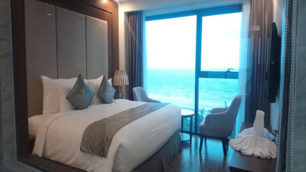 Deluxe King Room