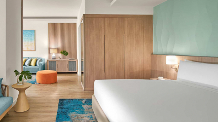 Phòng nghỉ tại One King Bed Suite Cabana Room