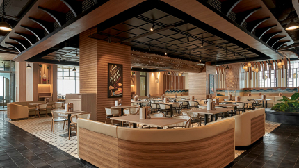 The Grand Food Court phục vụ ẩm thực theo phong cách Đông   Tây