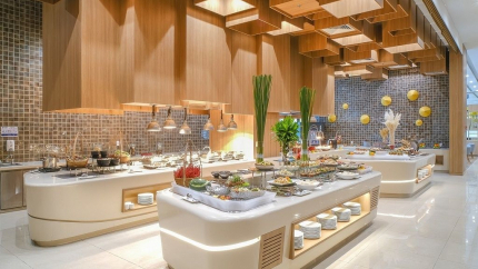 Không Gian Sang Trọng Trong Nhà Hàng Khách Sạn Holiday Inn & Suites Saigon Airport