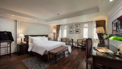 Phòng Deluxe Hướng Phố Hàng Mành