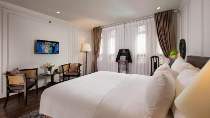 Phòng Suite Hướng Phố Hàng Mành