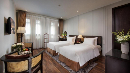 Phòng Suite Hướng Phố Hàng Mành