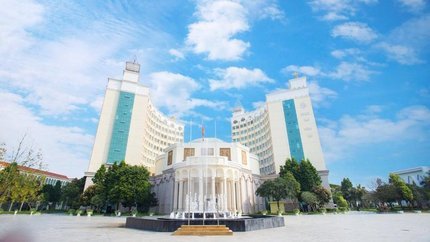 Toàn cảnh Hong Van Grand Hotel Quảng Ninh