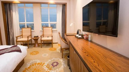 Phòng có cửa sổ, tiện nghi đầy đủ