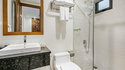 Phòng tắm Hùng Anh Hotel Đà Nẵng