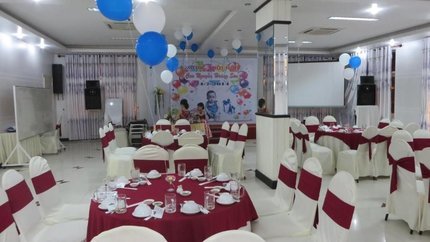 Tổ chức tiệc tại nhà hàng