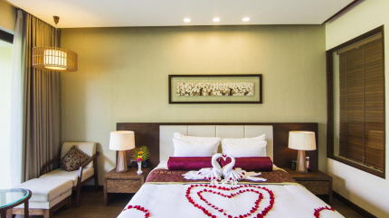 Front Beach Villa Family Suite