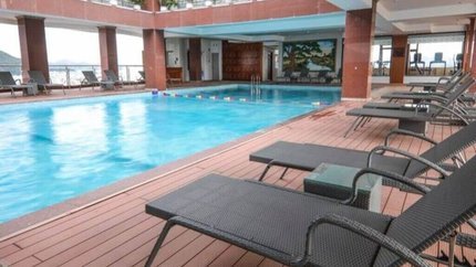 Hồ Bơi Ngoài Trời