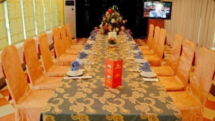 Phòng hội họp có đầy đủ trang thiết bị hiện đại