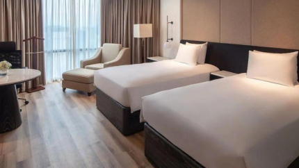 Phòng Club Suite tại khách sạn Hyatt Regency West Hanoi  5 sao