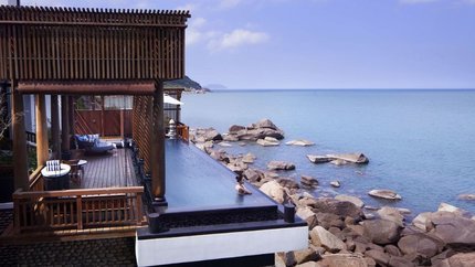 Bể bơi riêng hướng biển