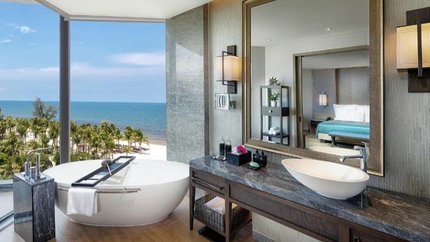 Phòng tắm hiện đại, góc nhìn hướng biển