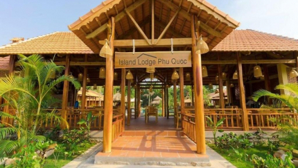 Cửa chính Island Lodge Phú Quốc 3 sao