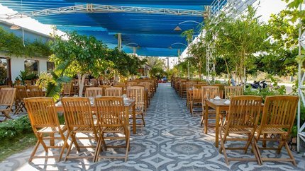 Nhà hàng được thiết kế giản đơn