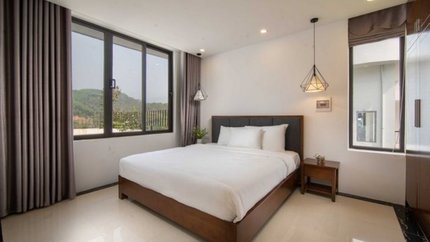 Villa 3 phòng ngủ có bể bơi riêng - hướng núi với gam màu trắng tinh tế