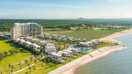 Khu nghỉ dưỡng nằm sát biển