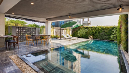 Bể bơi vô cực Jolia's House 3 sao