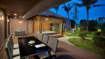 Khuôn viên bên ngoài villa